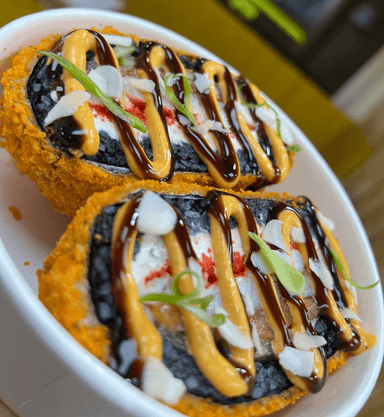 Суші бургер з лососем та креветками