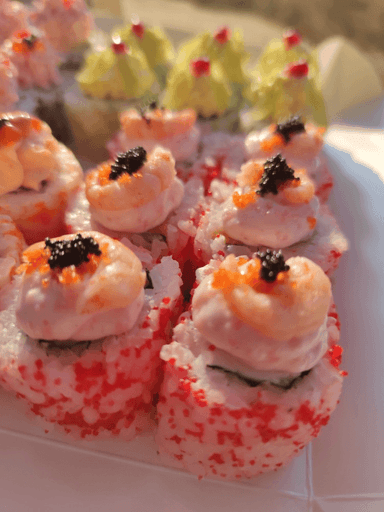 Рол Світ Фіш з манго та креветками