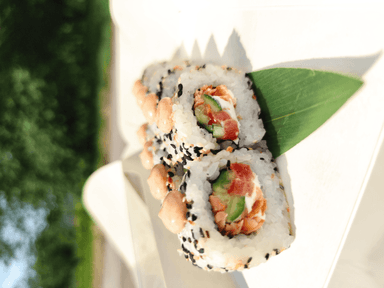 Рол Філадельфія Сезам з лососем гриль